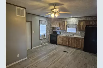 222 Shadow Oaks Drive #B, Elgin, TX 78621 - Photo 4