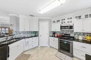 981 Shadow Creek Blvd, Buda, TX 78610 - Photo 12