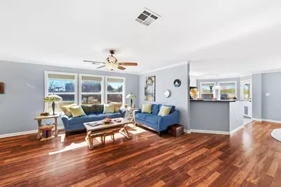 981 Shadow Creek Boulevard, Buda, TX 78610 - Photo 6