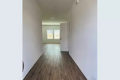 542 Gabbro Gardens, San Marcos, TX 78656 - Photo 2