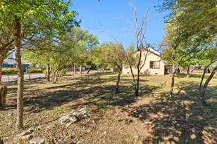 810 E 45th St, Austin, TX 78751 - Photo 6
