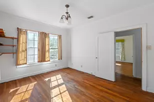 810 E 45th St, Austin, TX 78751 - Photo 16