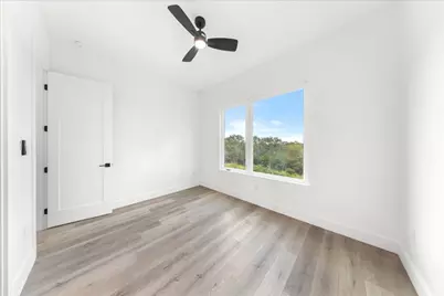 110 Diamond Head Drive, Bastrop, TX 78602 - Photo 32