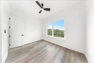 110 Diamond Head Dr, Bastrop, TX 78602 - Photo 32