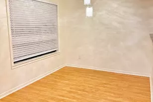 915 W 23rd St, Austin, TX 78705 - Photo 4
