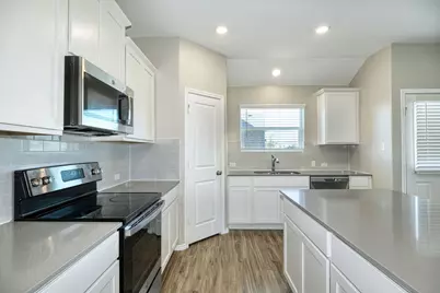 111 Mountain Maple Street, Hutto, TX 78634 - Photo 4