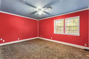924 W Live Oak St, Lockhart, TX 78644 - Photo 12