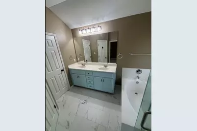 322 Lone Star Boulevard, Hutto, TX 78634 - Photo 10