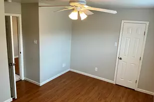 909 Hill Wood Dr, Austin, TX 78745 - Photo 10