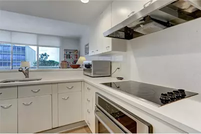 1801 Lavaca Street #3L, Austin, TX 78701 - Photo 6