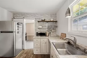 1706 Riverview St, Austin, TX 78702 - Photo 30