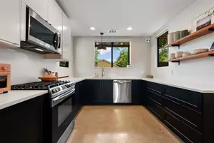 1114 E 3rd St, Austin, TX 78702 - Photo 16
