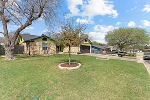 704 Greenwich Pl, Round Rock, TX 78664 - Photo 2