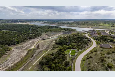 7608 Tessera Pkwy, Lago Vista, TX 78645 - Photo 18