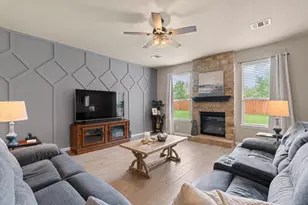 216 Arrezo Ln, Georgetown, TX 78628 - Photo 2