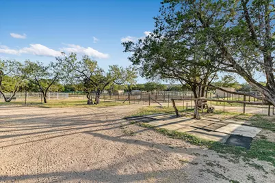 1005 County Road 414, Spicewood, TX 78669 - Photo 36