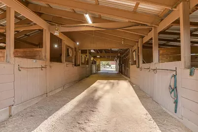 1005 County Road 414, Spicewood, TX 78669 - Photo 12