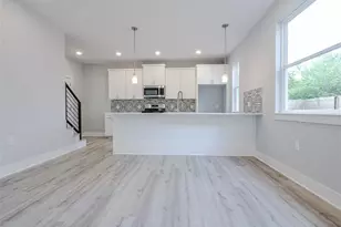 1042 Rosemont St, Austin, TX 78723 - Photo 6