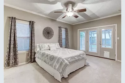 8914 Bridgewood Trail, Austin, TX 78729 - Photo 10