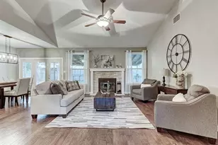 8914 Bridgewood Trail, Austin, TX 78729 - Photo 4