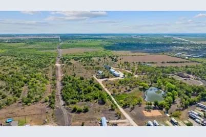 1087 Schubert Lane #B, Kyle, TX 78640 - Photo 4