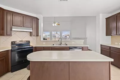 320 Lone Star Boulevard, Hutto, TX 78634 - Photo 10