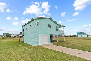 3929 4th St, Galveston, TX 77554 - Photo 2