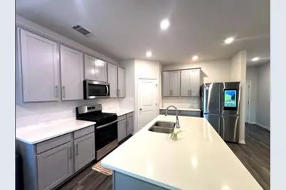 929 Main Street, Hutto, TX 78634 - Photo 2