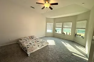 929 Main St, Hutto, TX 78634 - Photo 4