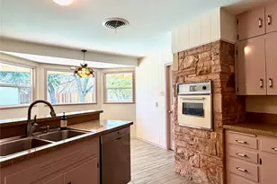 141 Oaklane Dr, Universal City, TX 78148 - Photo 10