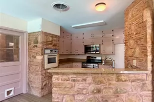 141 Oaklane Dr, Universal City, TX 78148 - Photo 10