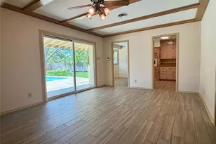 141 Oaklane Dr, Universal City, TX 78148 - Photo 8