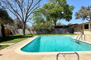 141 Oaklane Dr, Universal City, TX 78148 - Photo 4