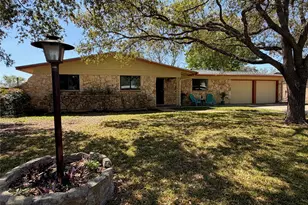 141 Oaklane Dr, Universal City, TX 78148 - Photo 2