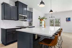 111 E Kamoi Ct, Bastrop, TX 78602 - Photo 10