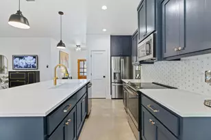 111 E Kamoi Ct, Bastrop, TX 78602 - Photo 14