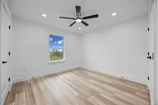 142 Mahalo Ct, Bastrop, TX 78602 - Photo 22