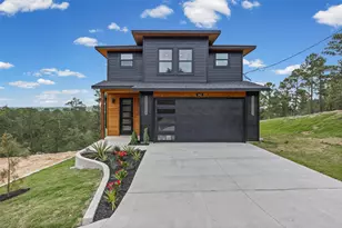 142 Mahalo Ct, Bastrop, TX 78602 - Photo 2