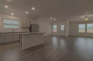 108 Pumpkin Dr, Hutto, TX 78634 - Photo 10