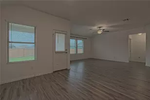 108 Pumpkin Dr, Hutto, TX 78634 - Photo 20