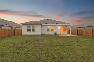 108 Pumpkin Dr, Hutto, TX 78634 - Photo 2