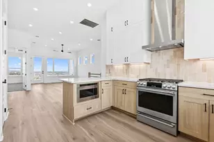 18 Maybury Wy, Lakeway, TX 78738 - Photo 8