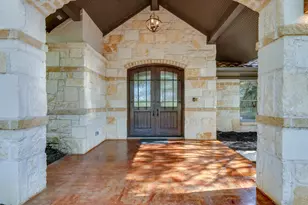 813 Moonlight Bay Dr, Spicewood, TX 78669 - Photo 2