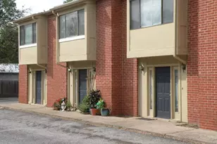 1221 W Hopkins St, San Marcos, TX 78666 - Photo 10