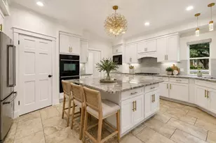 33 Cottondale Rd, The Hills, TX 78738 - Photo 6