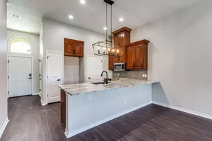 301 Navarro Wy, Seguin, TX 78155 - Photo 4