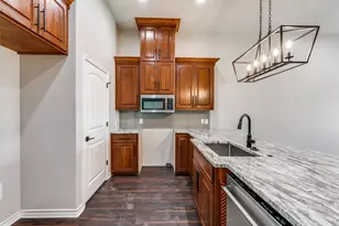 301 Navarro Wy, Seguin, TX 78155 - Photo 2