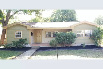 1604 Wilson Street, Bastrop, TX 78602 - Photo 4