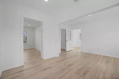 2703 E Cesar Chavez Street, Austin, TX 78702 - Photo 10