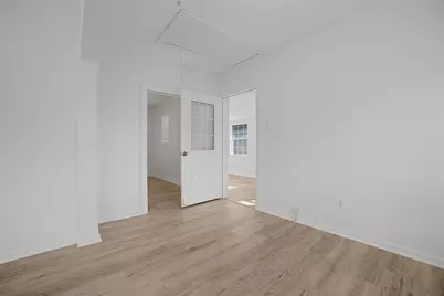 2703 E Cesar Chavez Street, Austin, TX 78702 - Photo 12